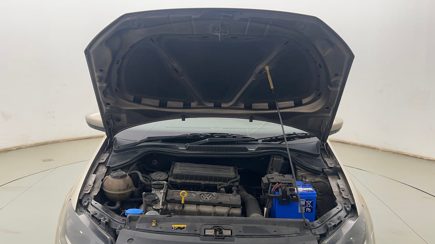 Used 2019 Volkswagen Vento Highline 1.6 (P) Petrol Manual engine ENGINE & BONNET OPEN FRONT VIEW
