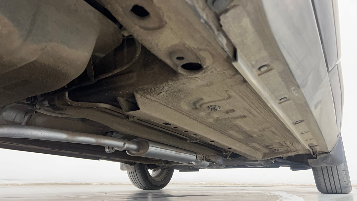 Used 2024 Nissan Magnite XV Premium Turbo CVT Petrol Automatic extra REAR RIGHT UNDERBODY VIEW