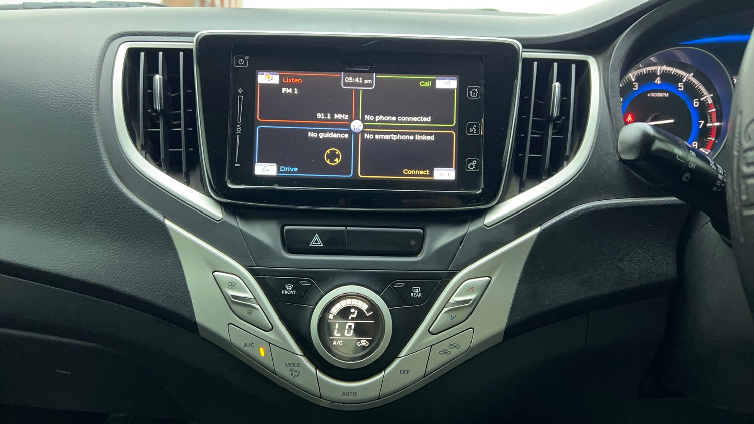 Used 2017 Maruti Suzuki Baleno Alpha 1.2 Petrol Manual top_features Integrated (in-dash) music system