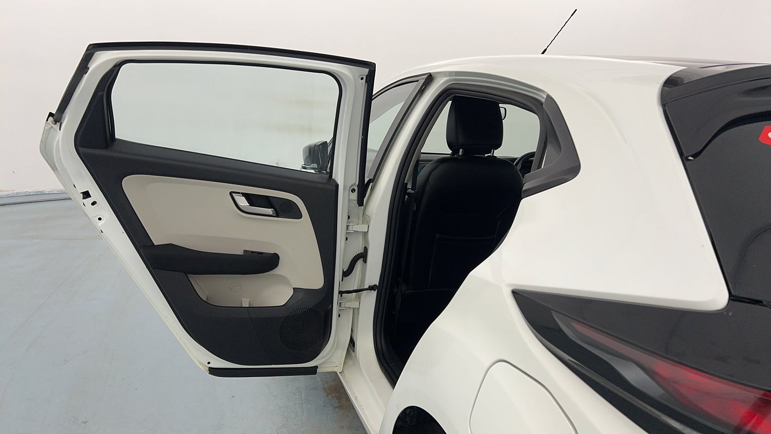 Used 2022 Tata Altroz XZ Plus Diesel Diesel Manual interior LEFT REAR DOOR OPEN VIEW