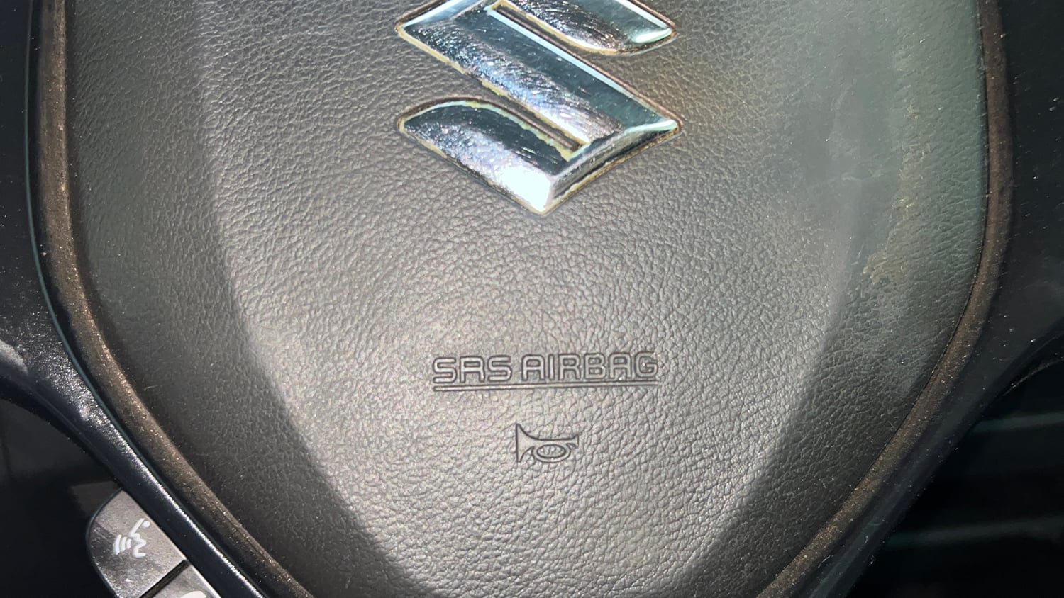 Used 2017 Maruti Suzuki Baleno Alpha 1.2 Petrol Manual top_features Airbags