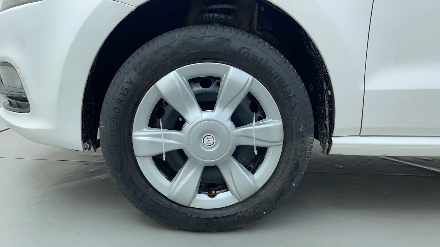 Used 2014 Volkswagen Polo Comfortline 1.2L (P) Petrol Manual tyres LEFT FRONT TYRE RIM VIEW