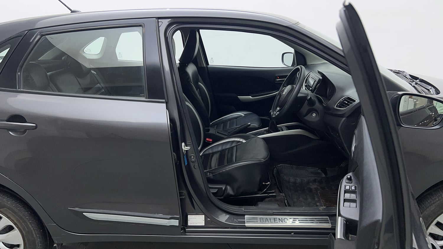 Used 2017 Maruti Suzuki Baleno Delta 1.2 Petrol Manual interior RIGHT SIDE FRONT DOOR CABIN VIEW