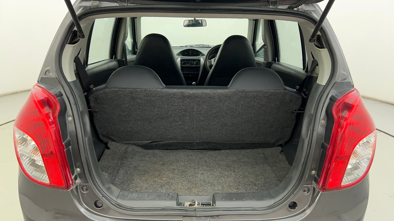 Used 2018 Maruti Suzuki Alto 800 LXi Petrol Manual interior DICKY INSIDE VIEW