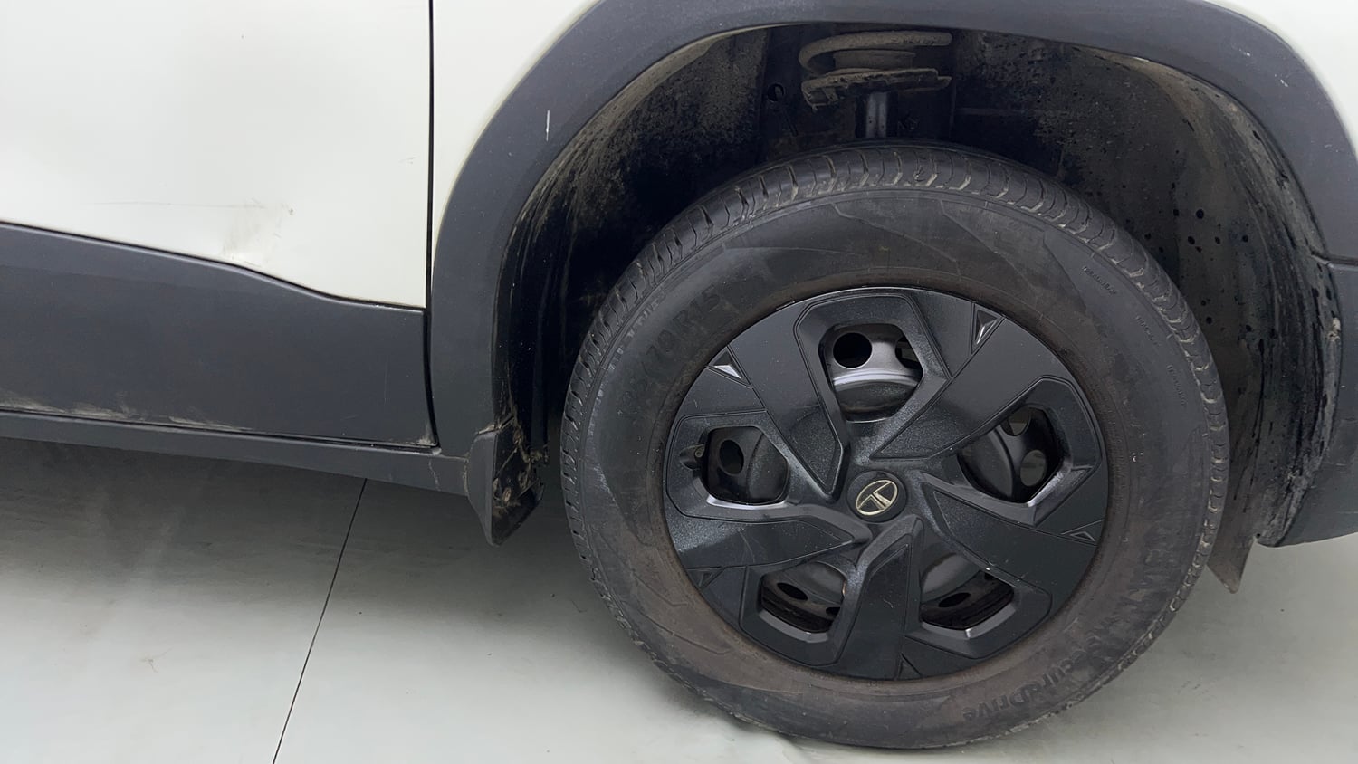 Used 2023 Tata Punch Adventure MT Petrol Manual tyres RIGHT FRONT TYRE RIM VIEW