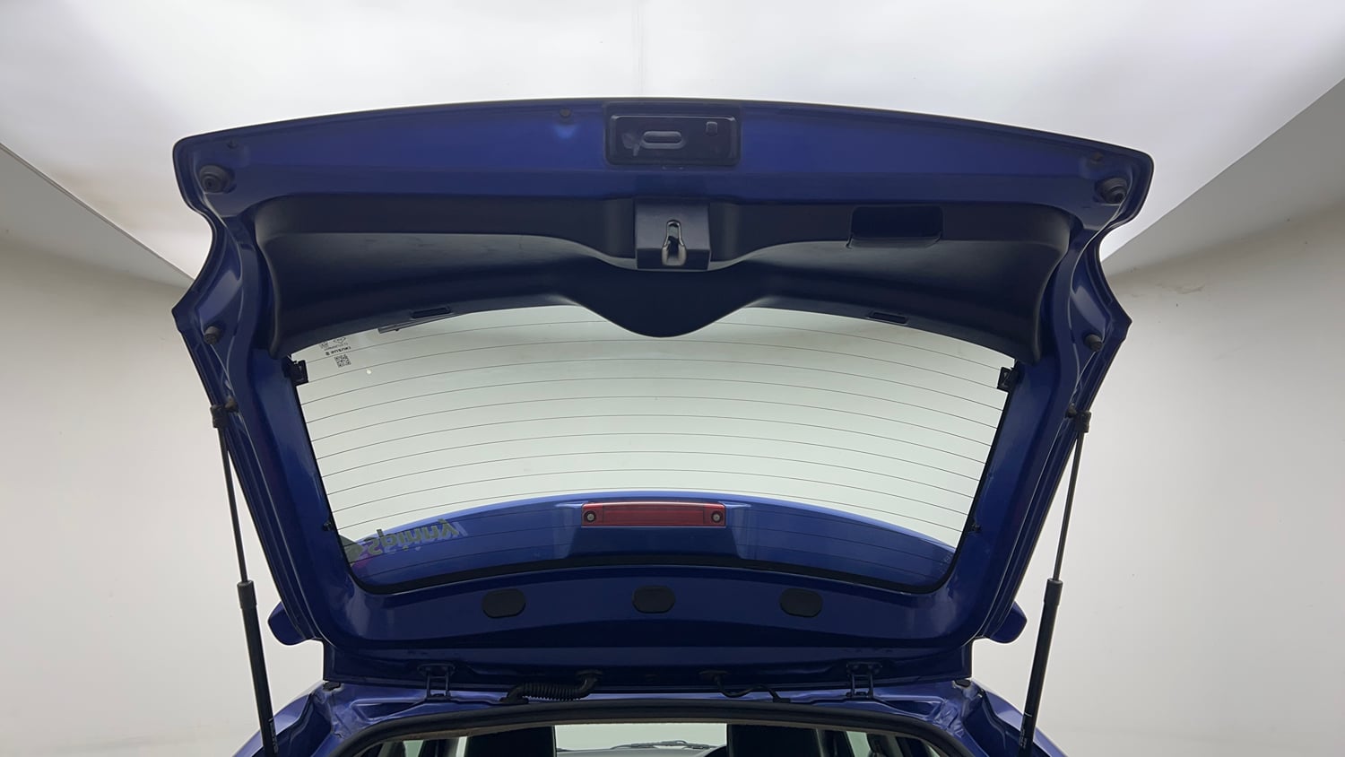 Used 2017 Maruti Suzuki Baleno Alpha 1.2 Petrol Manual interior DICKY DOOR OPEN VIEW
