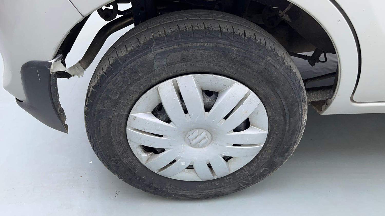 Used 2020 Maruti Suzuki Alto 800 LXi Petrol Manual tyres RIGHT REAR TYRE RIM VIEW