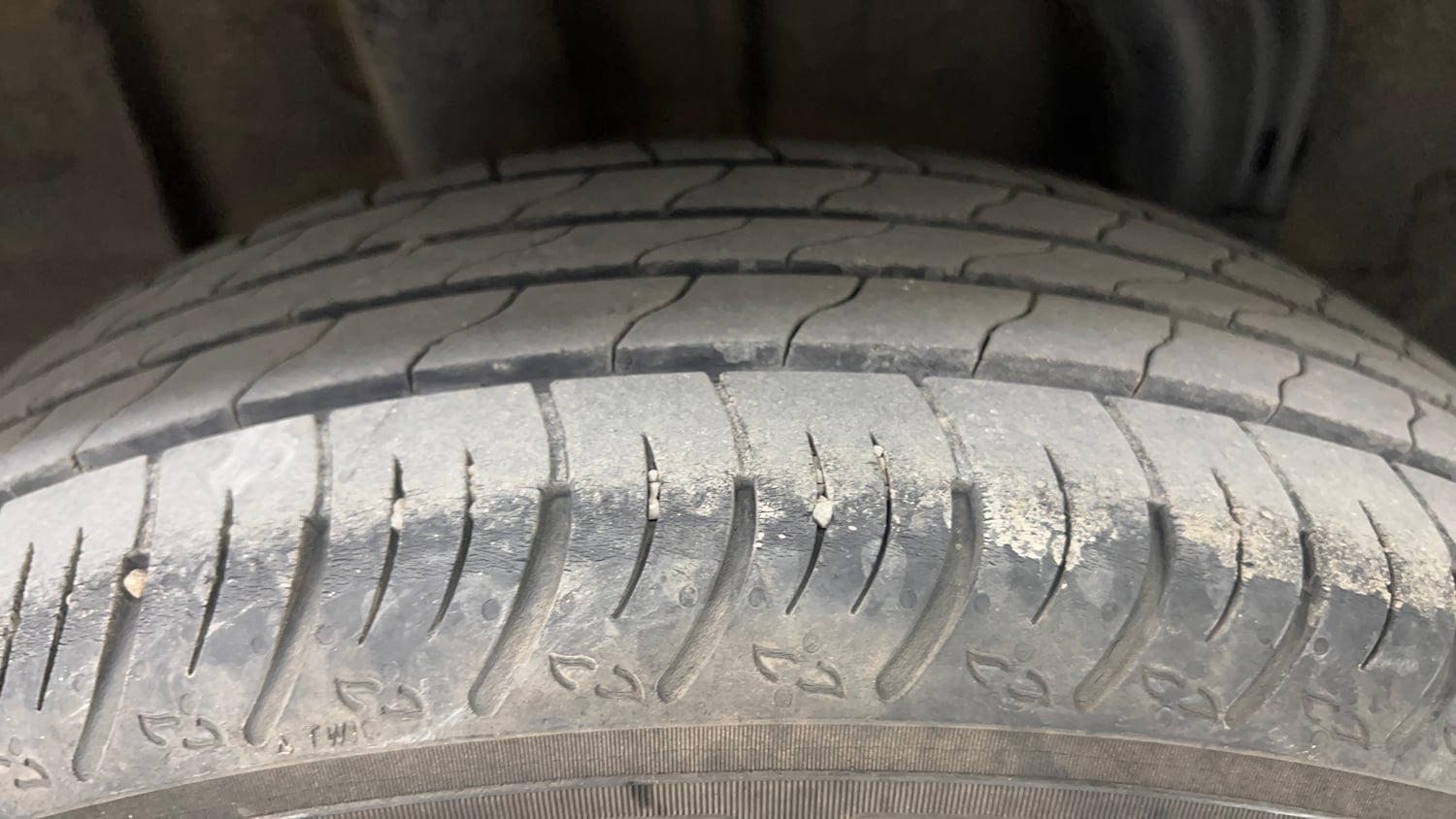 Used 2024 Nissan Magnite XV Premium Turbo CVT Petrol Automatic tyres RIGHT REAR TYRE TREAD VIEW