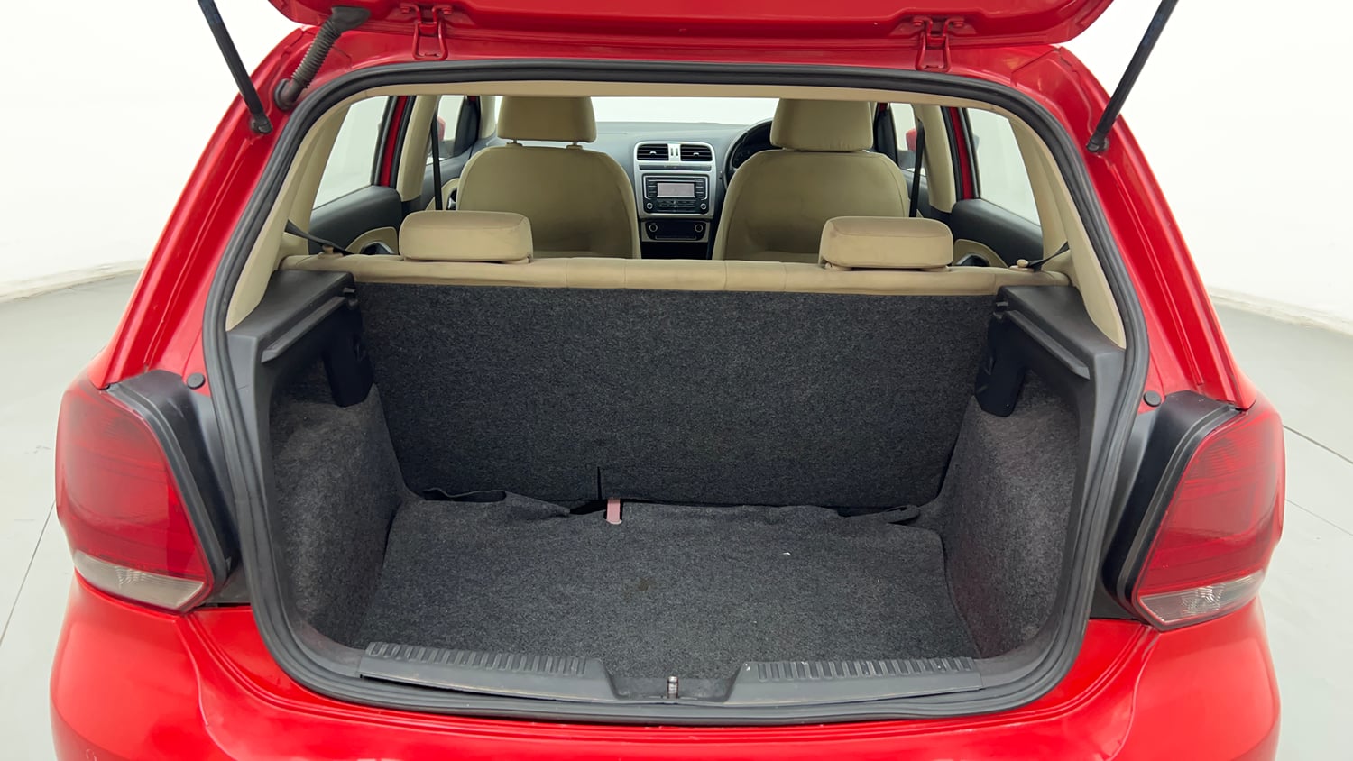 Used 2015 Volkswagen Polo Highline1.2L (P) Petrol Manual interior DICKY INSIDE VIEW