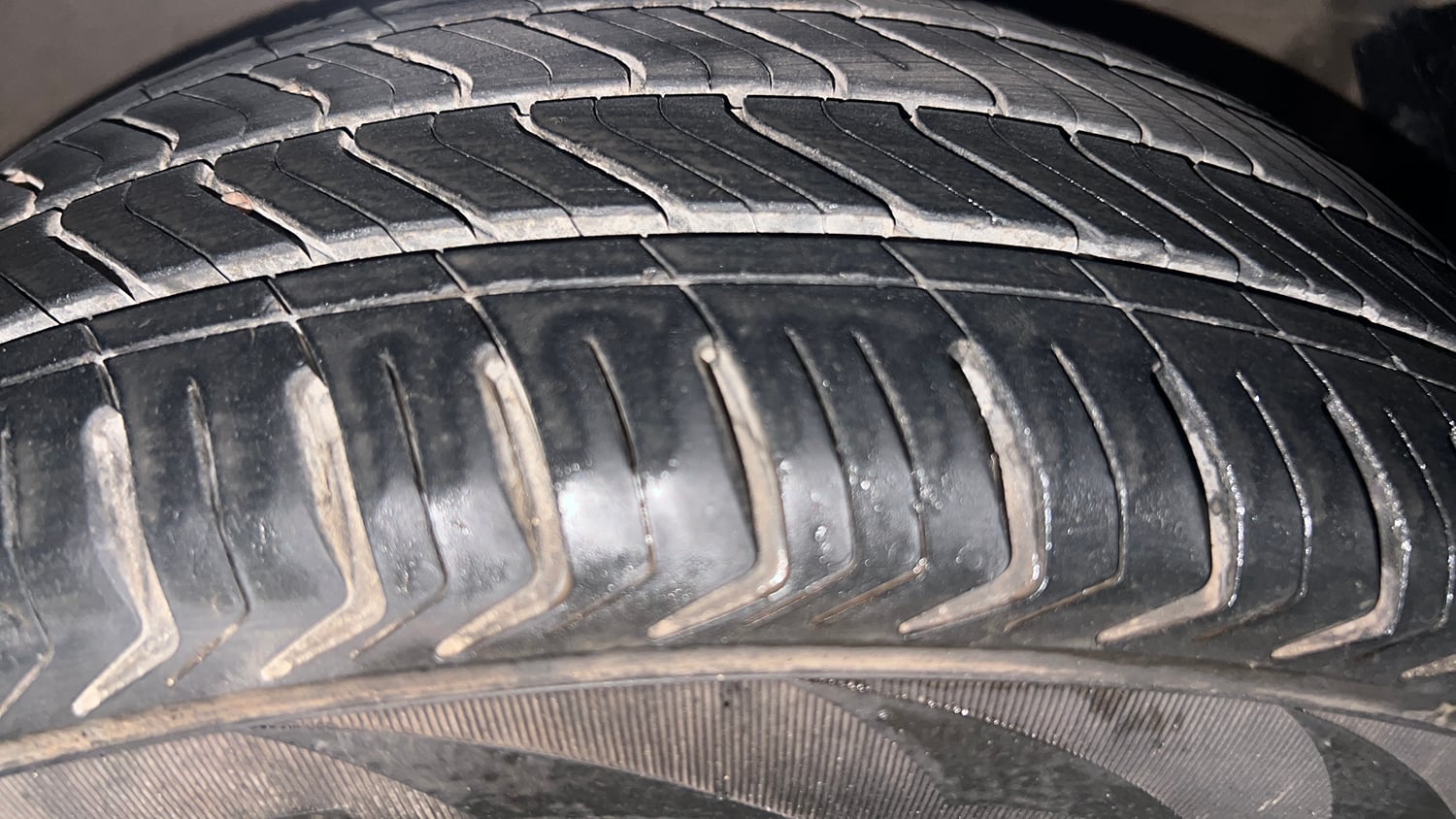 Used 2014 Hyundai i20 Sportz 1.2 Petrol Manual tyres RIGHT FRONT TYRE TREAD VIEW