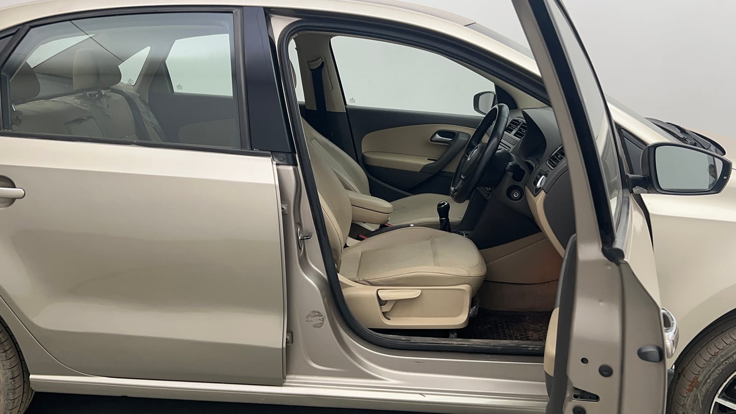 Used 2019 Volkswagen Vento Highline 1.6 (P) Petrol Manual interior RIGHT SIDE FRONT DOOR CABIN VIEW
