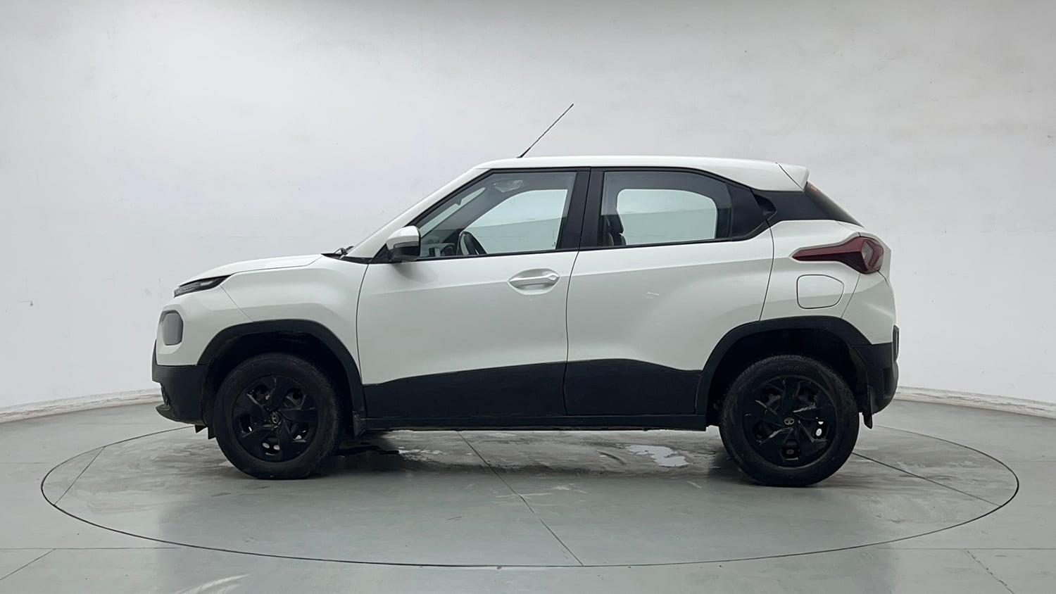 Used 2023 Tata Punch Adventure MT Petrol Manual exterior LEFT SIDE VIEW