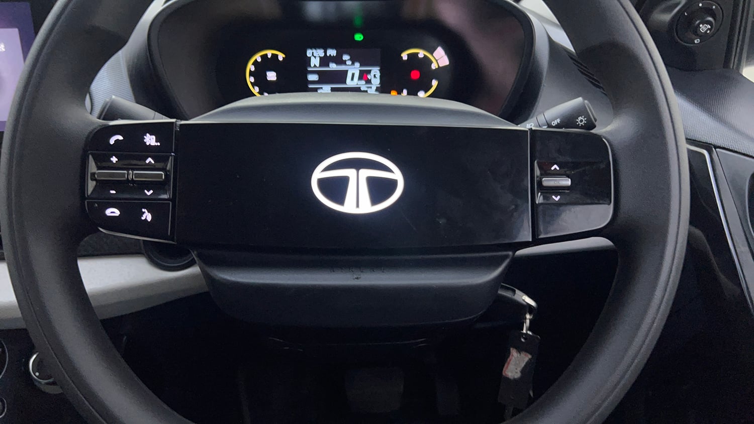Used 2026 Tata Nexon Pure Plus 1.2 Petrol 6AMT Petrol Automatic top_features Airbags