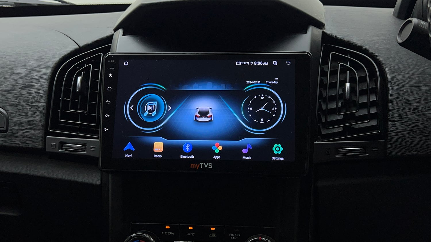 Used 2019 Mahindra XUV500 W5 Diesel Manual top_features Integrated (in-dash) music system