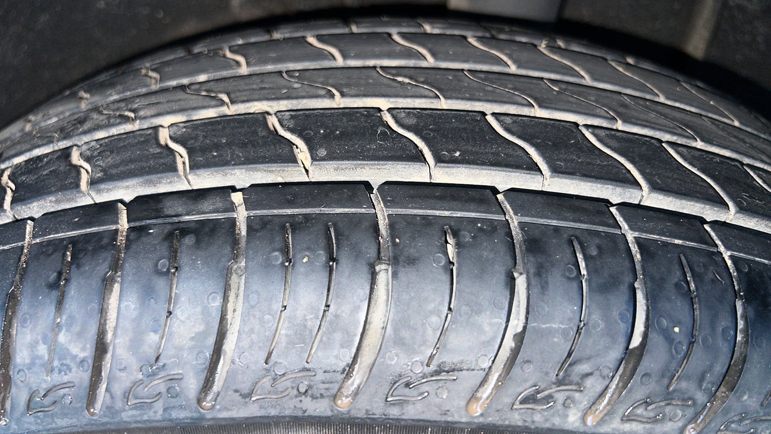 Used 2021 Renault Kiger RXZ Turbo CVT Petrol Automatic tyres LEFT REAR TYRE TREAD VIEW