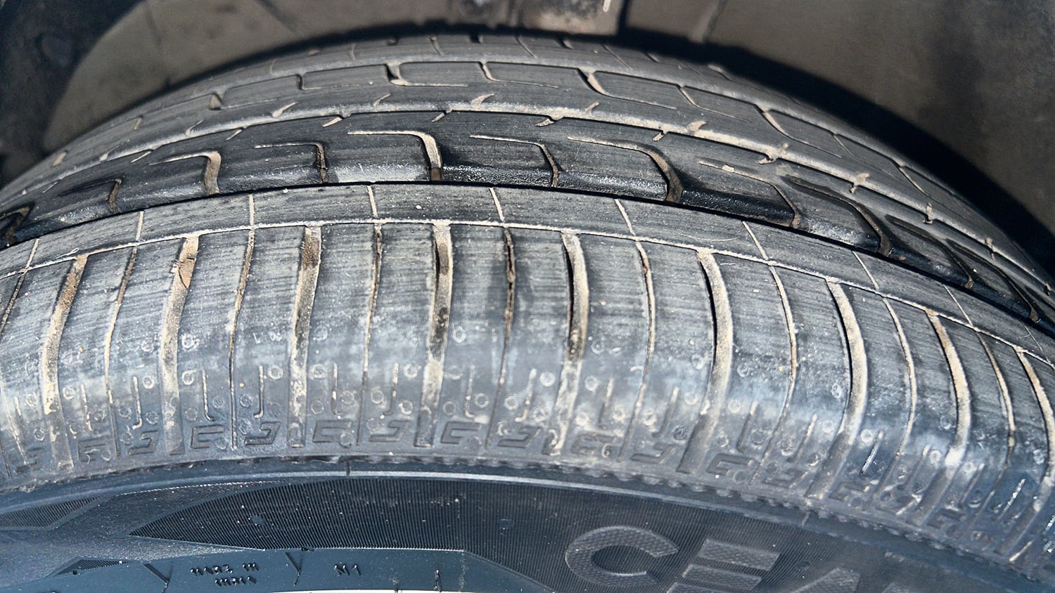 Used 2018 Maruti Suzuki Baleno Alpha 1.2 Petrol Manual tyres LEFT FRONT TYRE TREAD VIEW