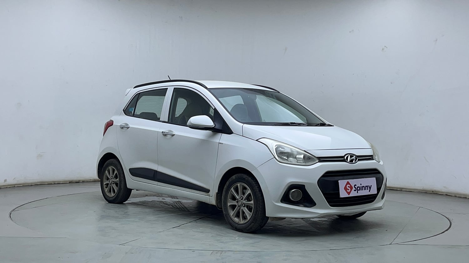 Used 2015 Hyundai Grand i10 Asta 1.1 CRDi Diesel Manual exterior RIGHT FRONT CORNER VIEW