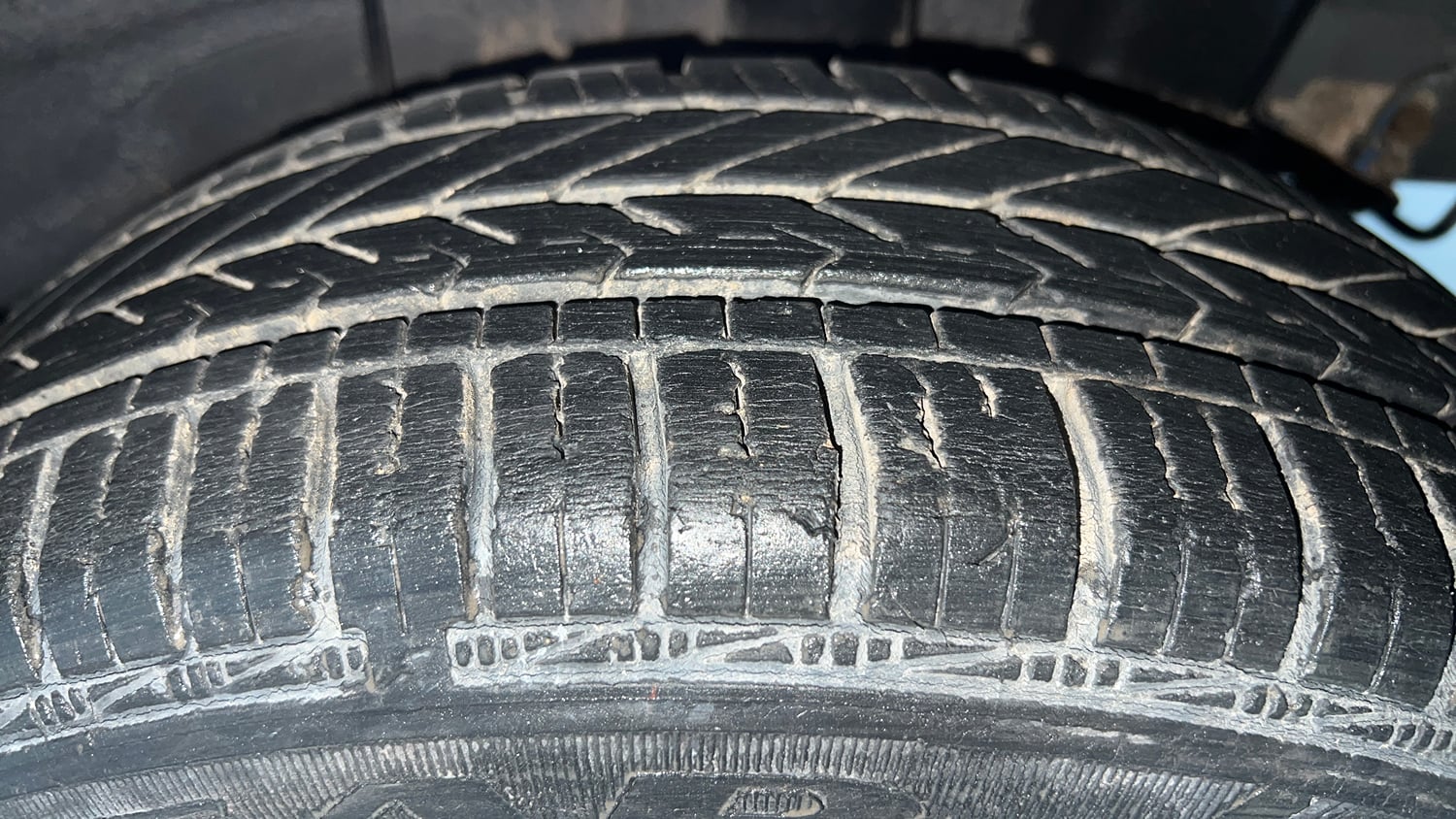 Used 2018 Hyundai Grand i10 Magna 1.2 Kappa VTVT Petrol Manual tyres LEFT REAR TYRE TREAD VIEW