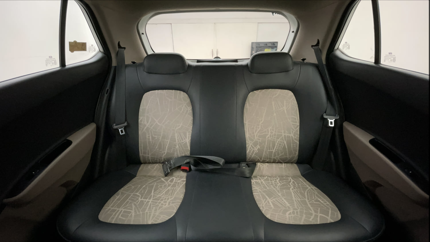 Used 2017 Hyundai Grand i10 Magna 1.2 Kappa VTVT Petrol Manual interior REAR SEAT CONDITION VIEW