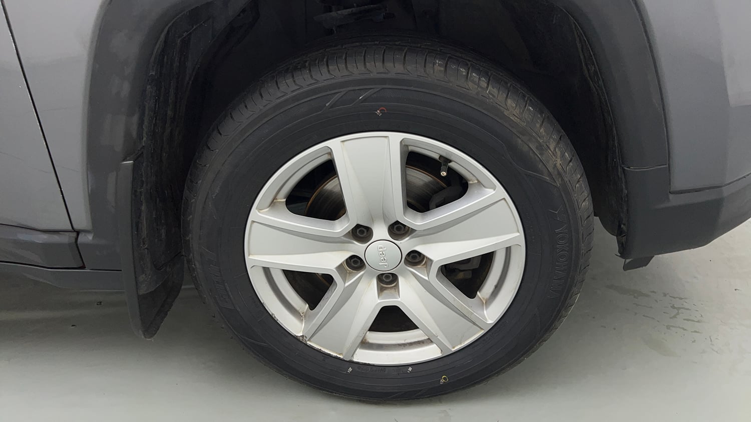Used 2022 Jeep Compass Sport 1.4 Petrol Petrol Manual tyres RIGHT FRONT TYRE RIM VIEW