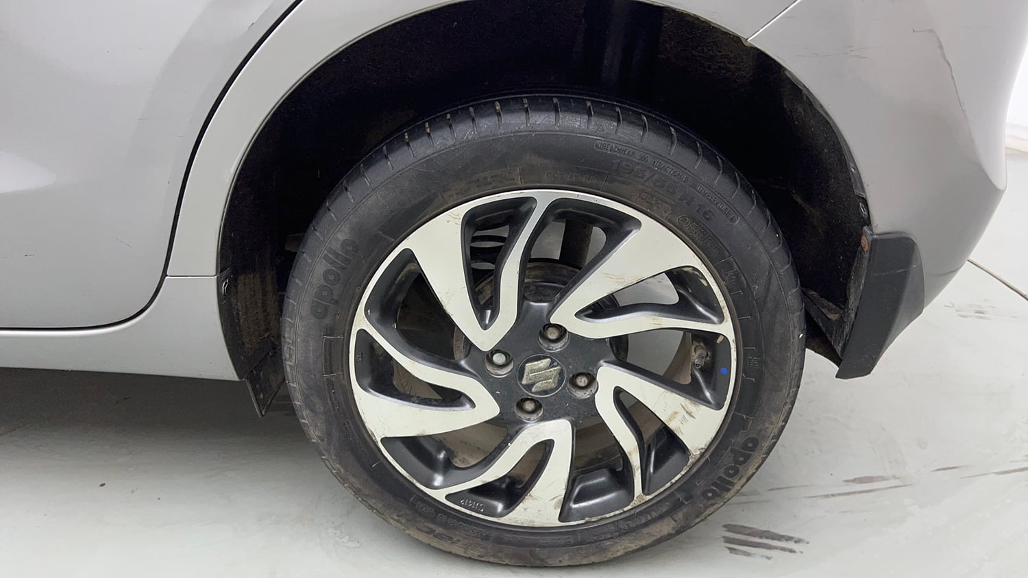 Used 2019 Maruti Suzuki Baleno Alpha Petrol Manual tyres LEFT REAR TYRE RIM VIEW
