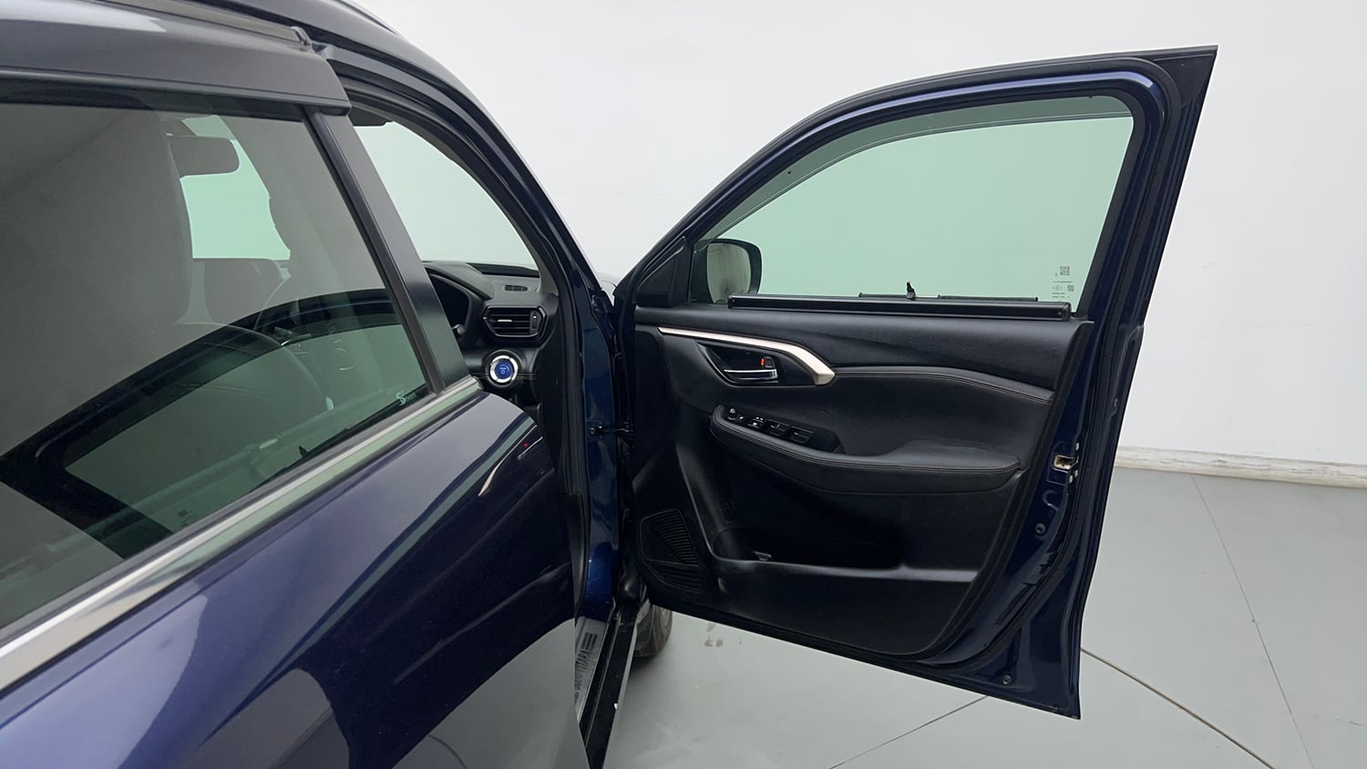 Used 2023 Maruti Suzuki Grand Vitara Zeta Plus Intelligent Hybrid eCVT Hybrid Automatic interior RIGHT FRONT DOOR OPEN VIEW