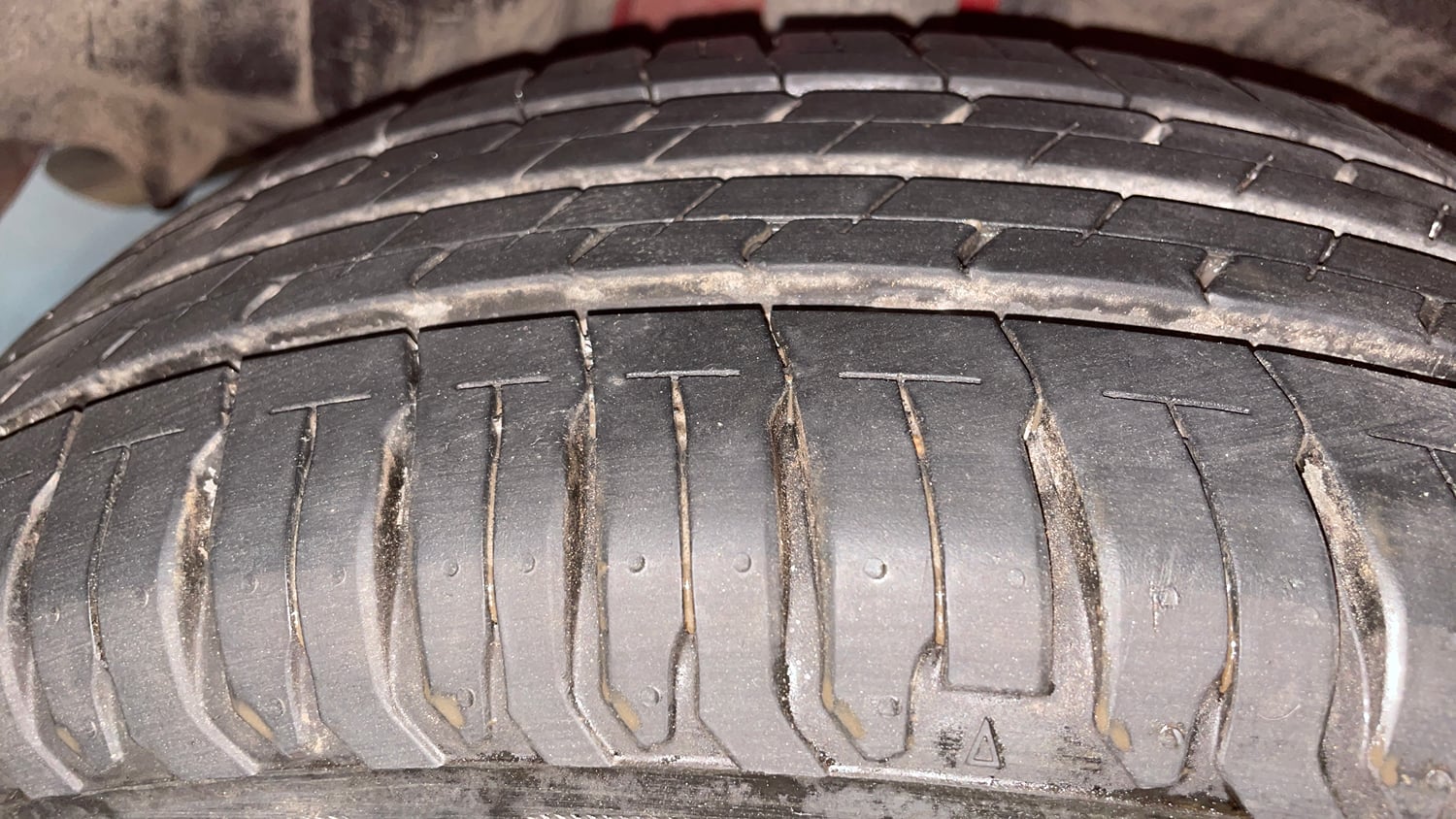 Used 2024 Maruti Suzuki Swift ZXi Plus Dual Tone AMT Petrol Automatic tyres RIGHT REAR TYRE TREAD VIEW