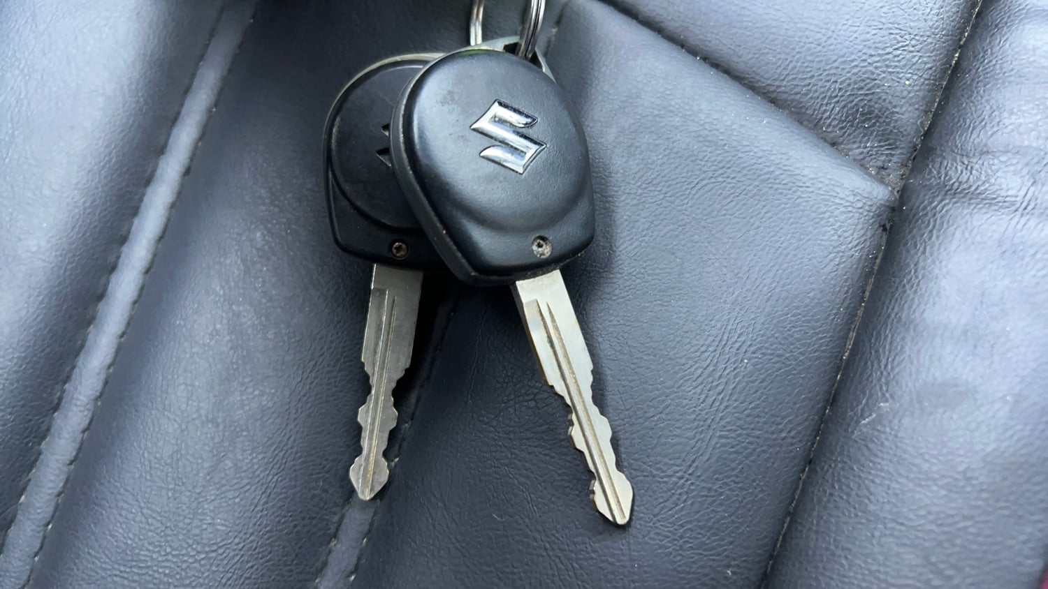 Used 2019 Maruti Suzuki Swift VXi Petrol Manual extra CAR KEY VIEW