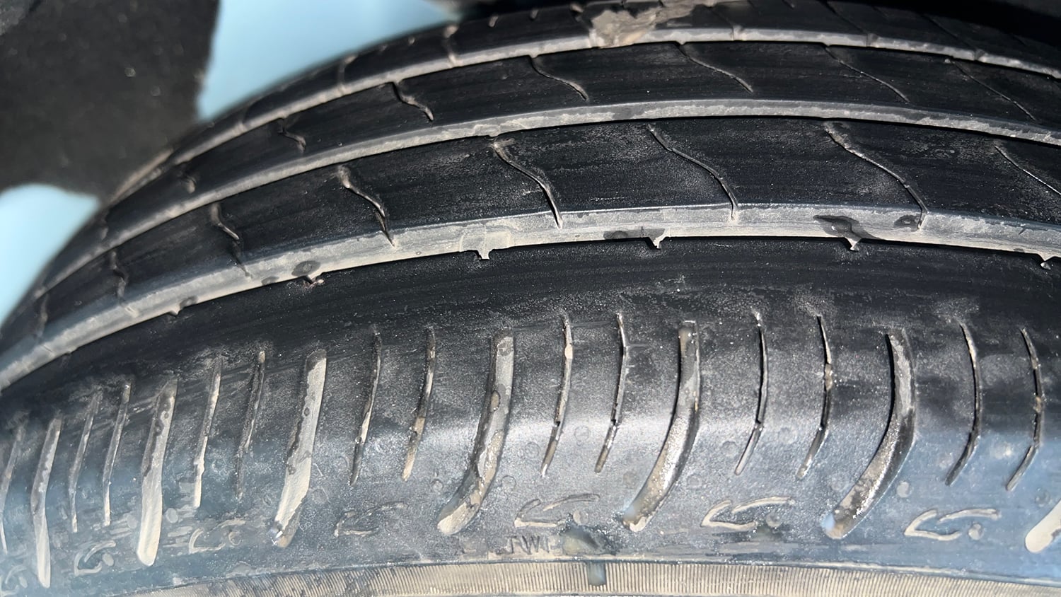 Used 2017 Maruti Suzuki Baleno Delta 1.2 Petrol Manual tyres RIGHT REAR TYRE TREAD VIEW