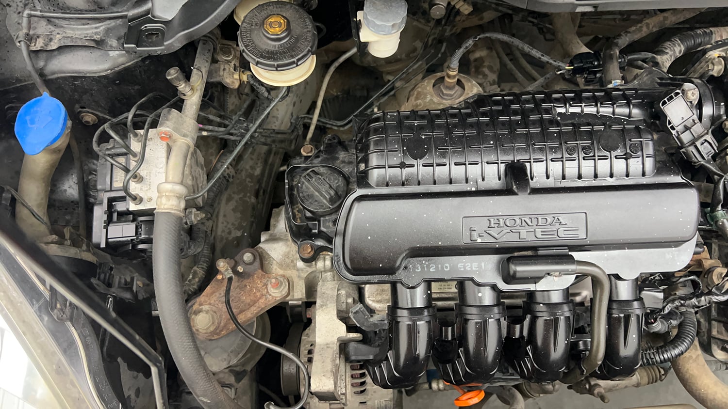 Used 2014 Honda Amaze 1.2 VX i-VTEC Petrol Manual engine ENGINE RIGHT SIDE VIEW