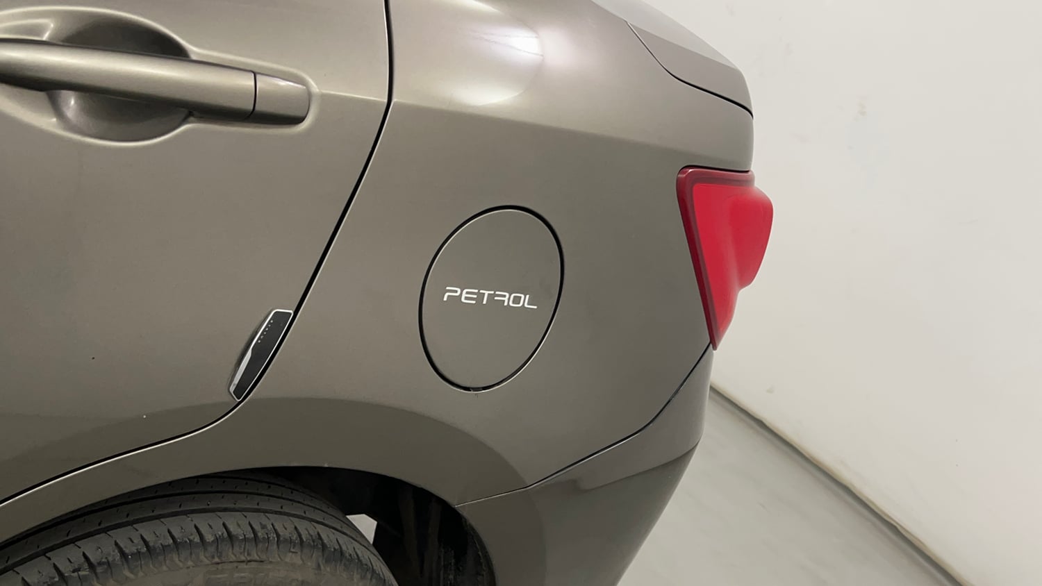 Used 2019 Maruti Suzuki Dzire VXi Petrol Manual dents MINOR SCRATCH