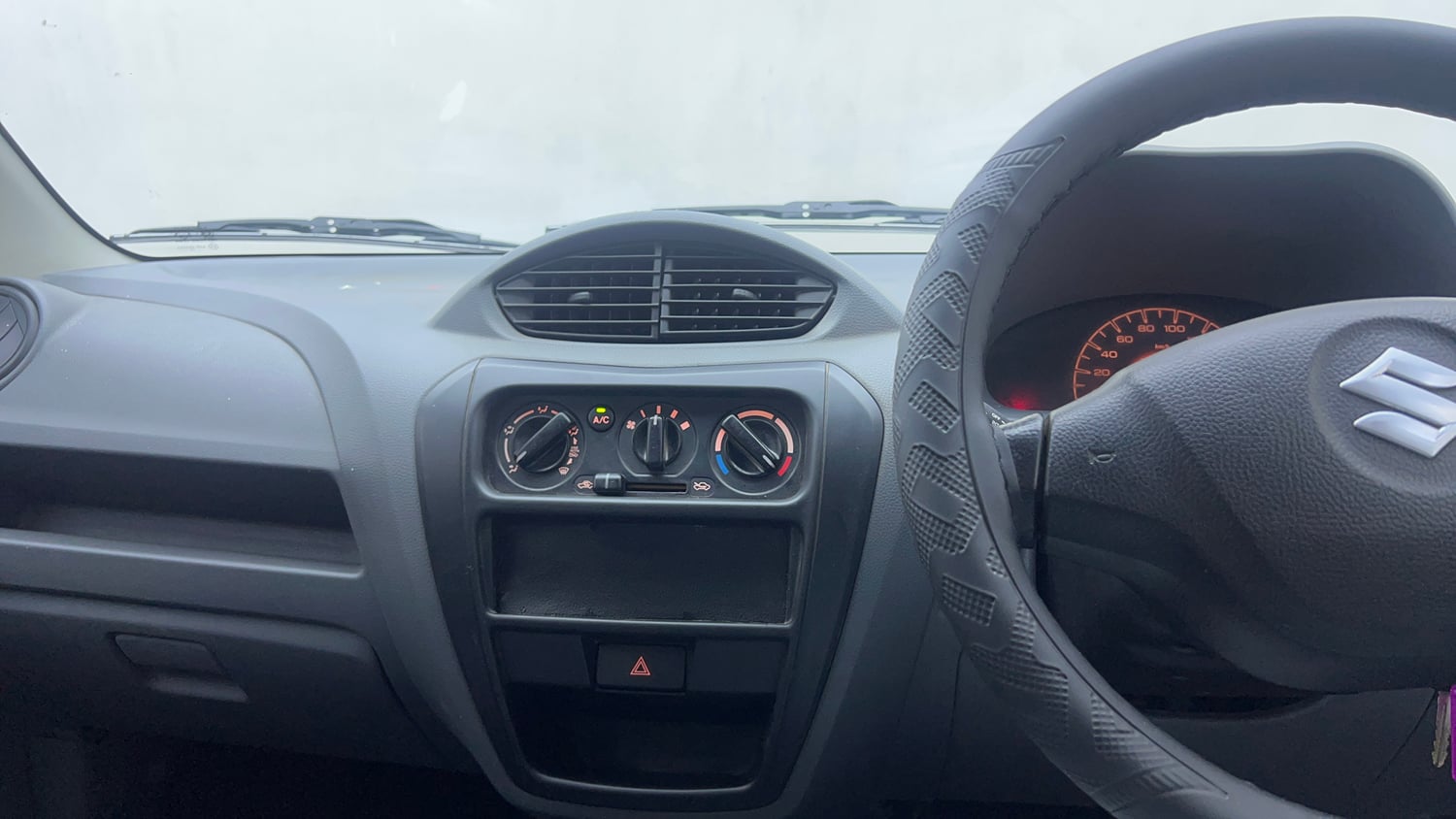Used 2013 Maruti Suzuki Alto 800 Lx Petrol Manual interior MUSIC SYSTEM & AC CONTROL VIEW