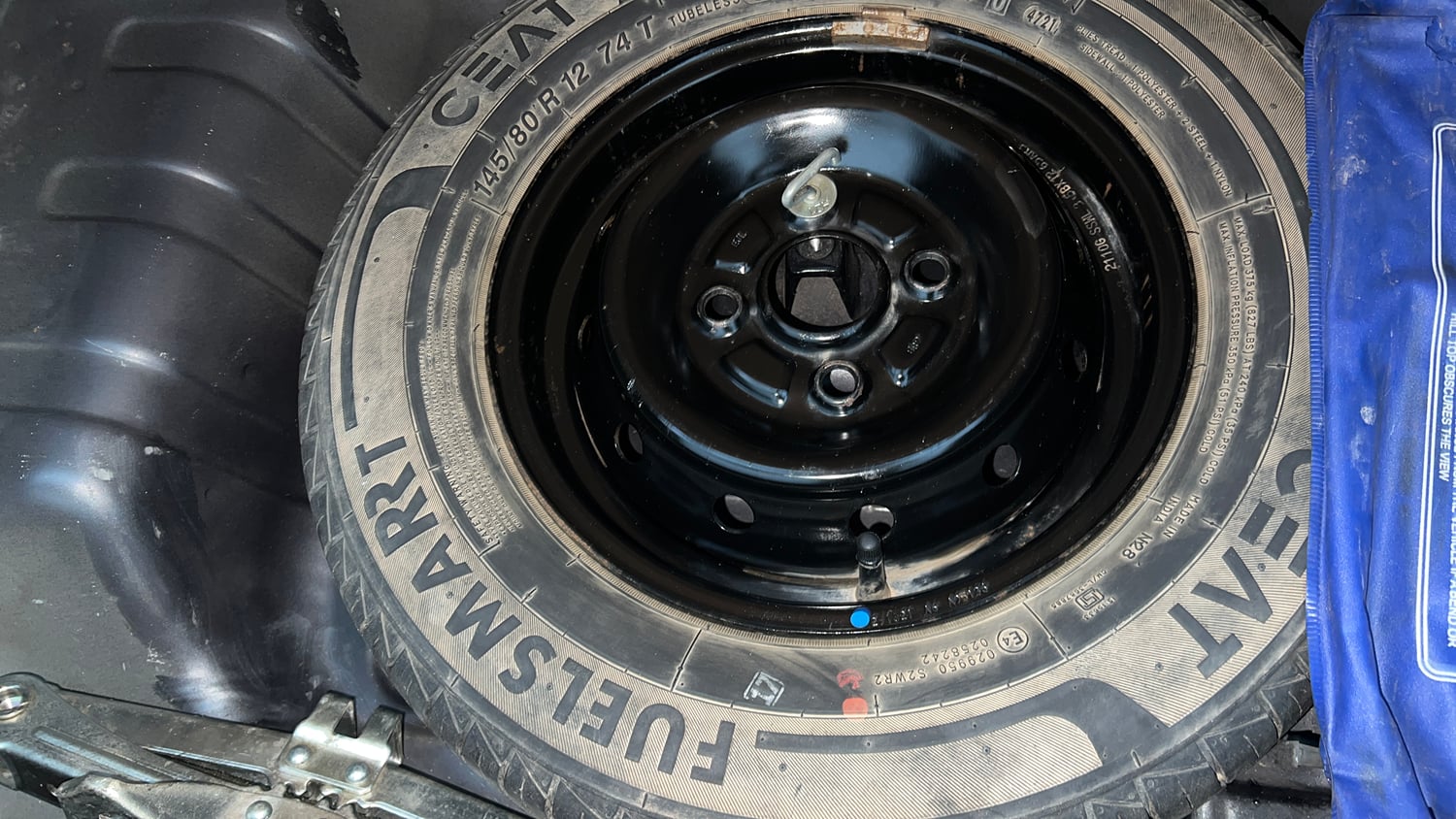 Used 2021 Maruti Suzuki Alto 800 LXi (O) Petrol Manual tyres SPARE TYRE VIEW