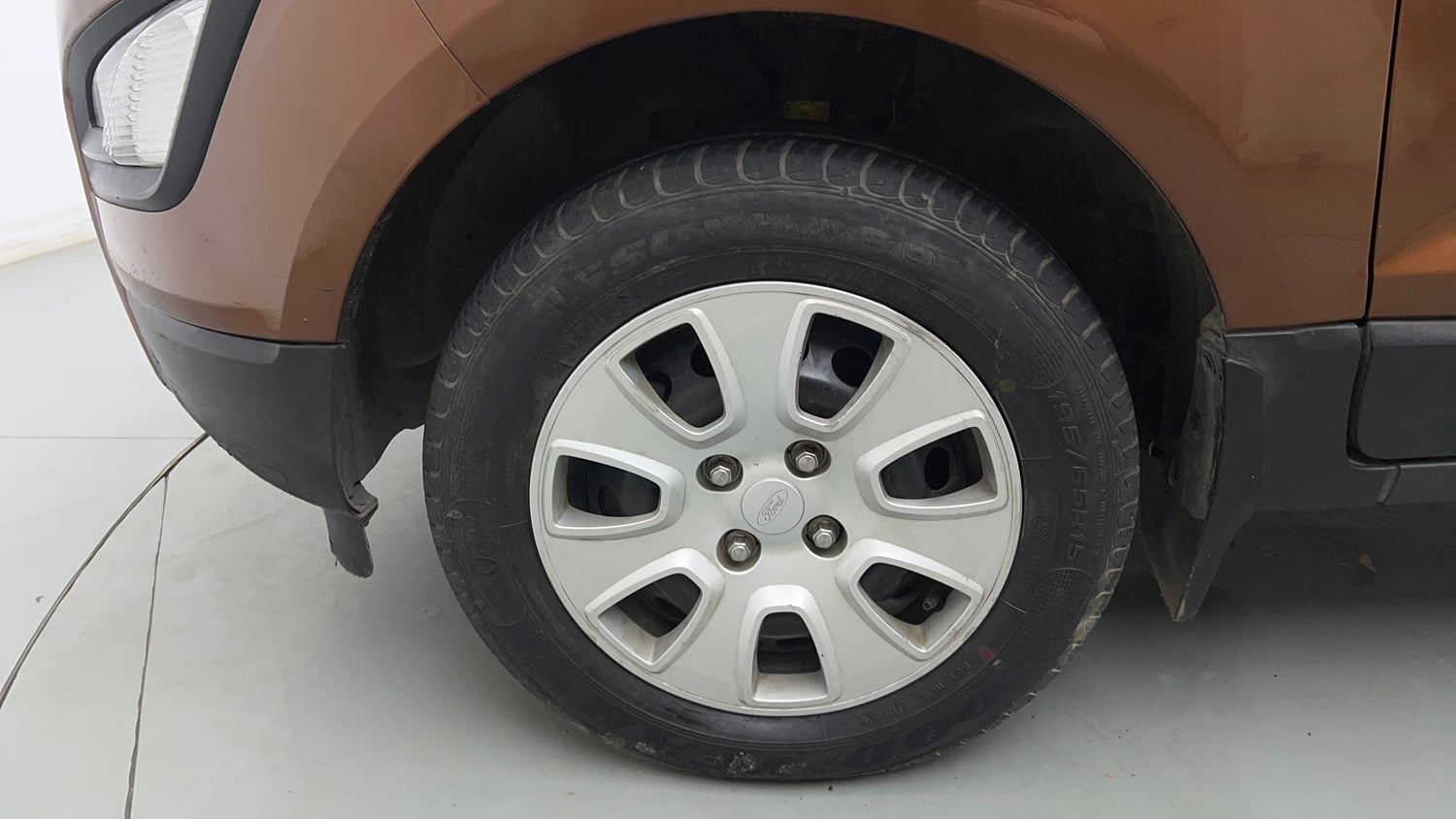 Used 2018 Ford EcoSport Ambiente 1.5L Ti-VCT Petrol Manual tyres LEFT FRONT TYRE RIM VIEW