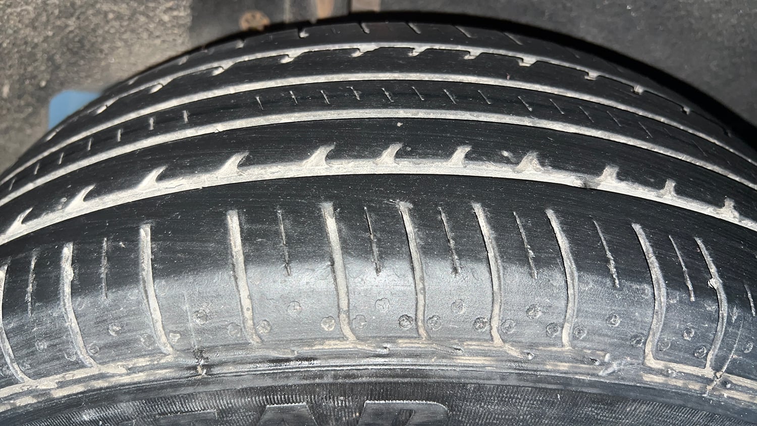 Used 2018 Ford EcoSport Ambiente 1.5L Ti-VCT Petrol Manual tyres RIGHT REAR TYRE TREAD VIEW