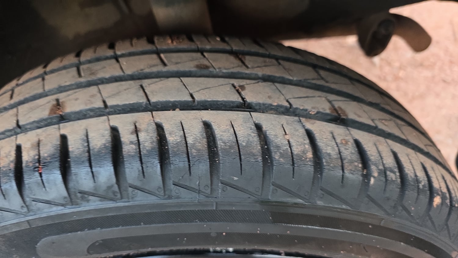 Used 2022 Renault Kwid CLIMBER Petrol Manual tyres LEFT REAR TYRE TREAD VIEW