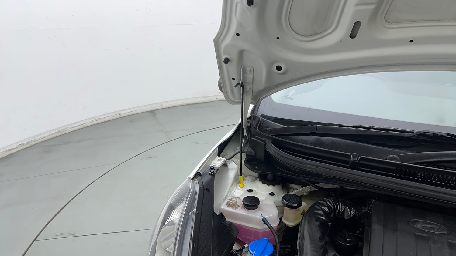 Used 2026 Hyundai Grand i10 Nios Sportz 1.2 Hy-CNG Duo Cng Manual engine ENGINE RIGHT SIDE HINGE & APRON VIEW
