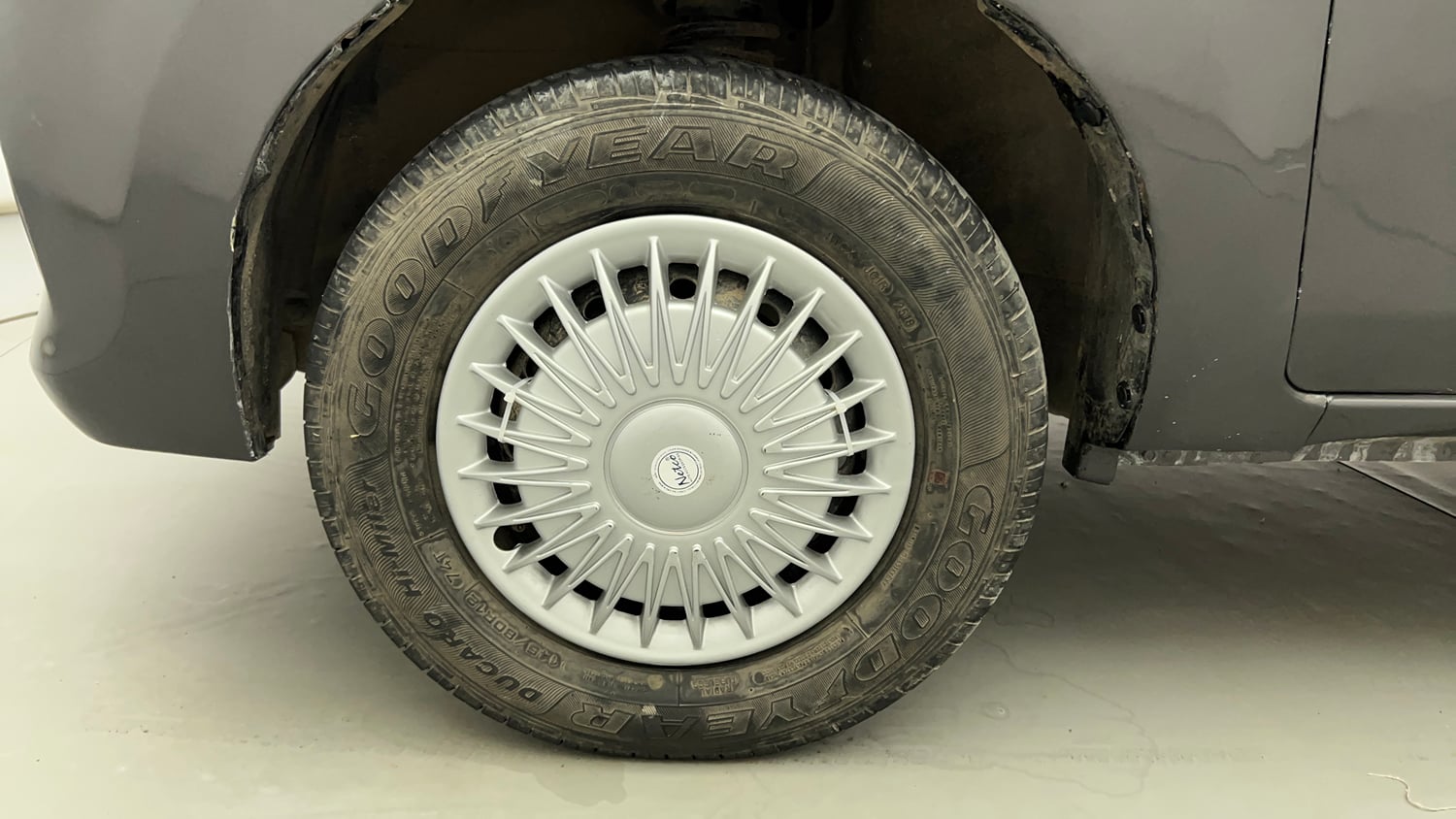 Used 2018 Maruti Suzuki Alto 800 LXi Petrol Manual tyres LEFT FRONT TYRE RIM VIEW