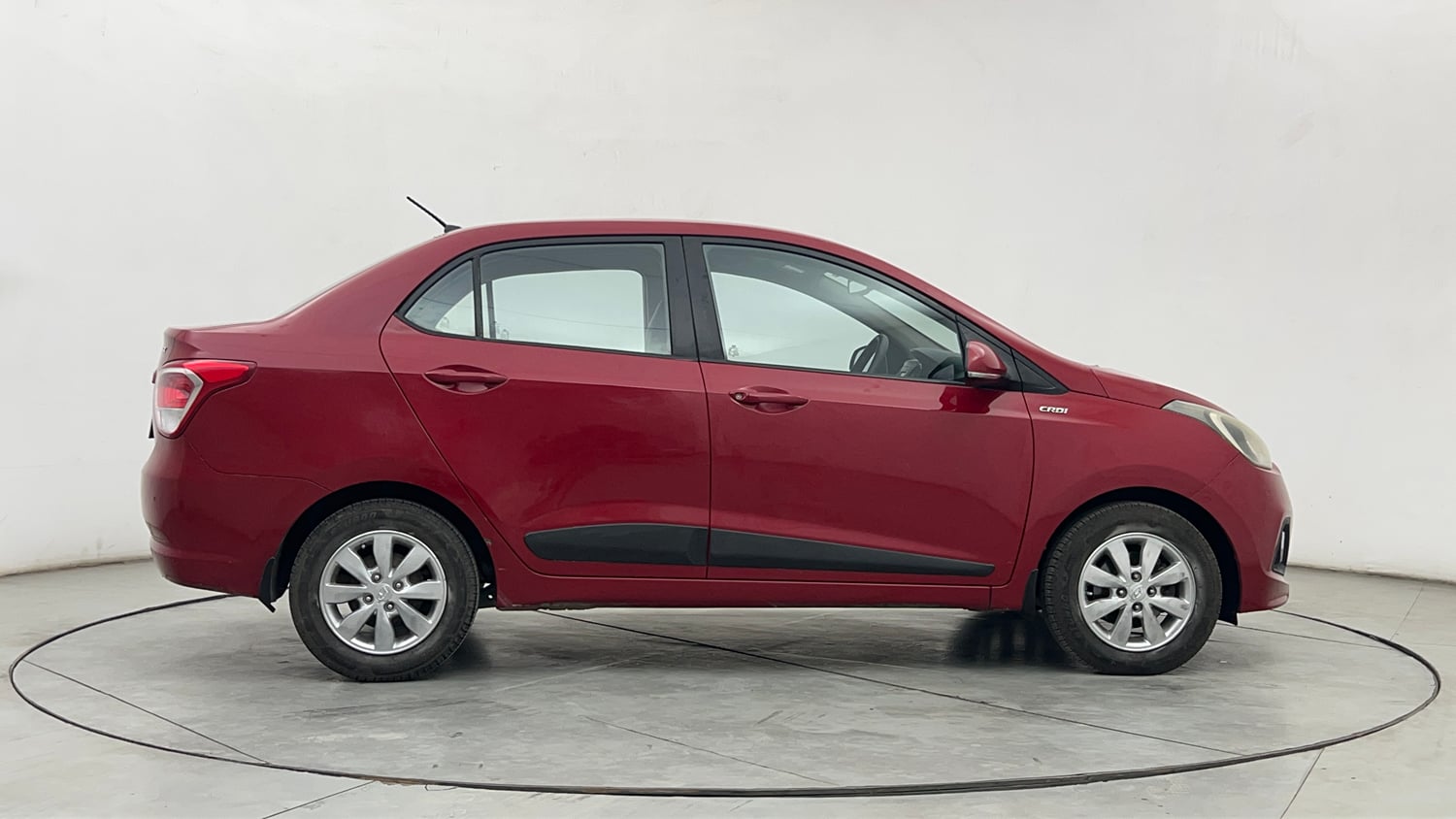 Used 2016 Hyundai Xcent SX 1.1 CRDi Diesel Manual exterior RIGHT SIDE VIEW