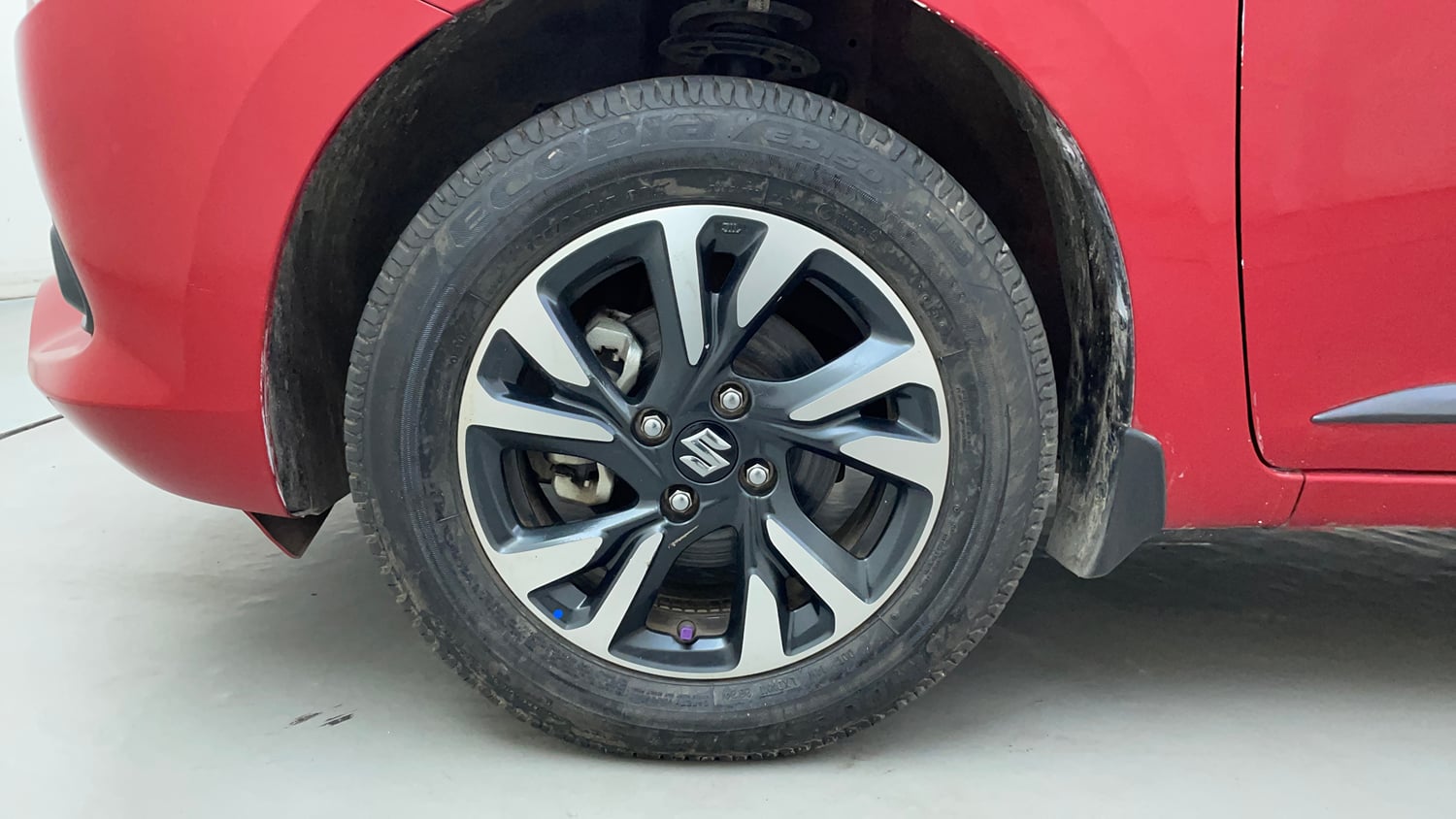 Used 2024 Maruti Suzuki Swift ZXi Plus Dual Tone AMT Petrol Automatic tyres LEFT FRONT TYRE RIM VIEW