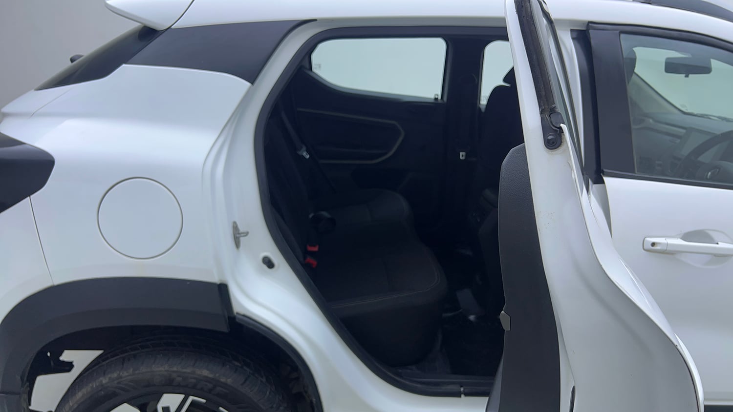 Used 2021 Renault Kiger RXZ Turbo CVT Petrol Automatic interior RIGHT SIDE REAR DOOR CABIN VIEW