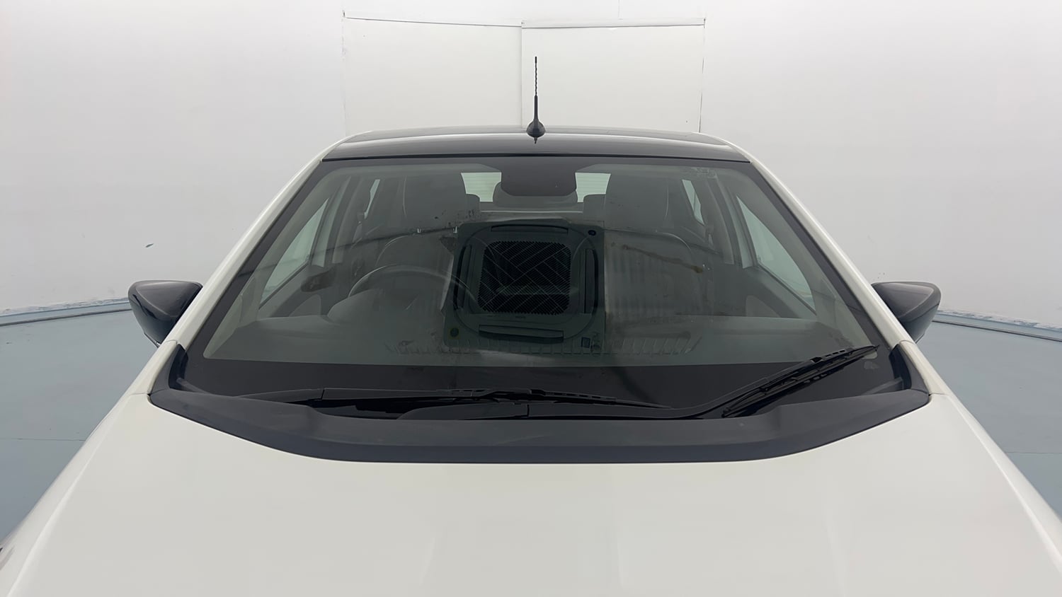 Used 2022 Tata Altroz XZ Plus Diesel Diesel Manual exterior FRONT WINDSHIELD VIEW