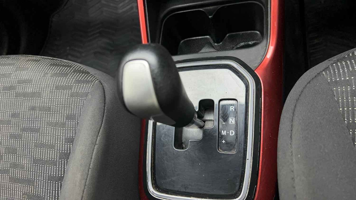 Used 2018 Maruti Suzuki Ignis Delta 1.2 AMT Petrol Automatic interior GEAR  KNOB VIEW