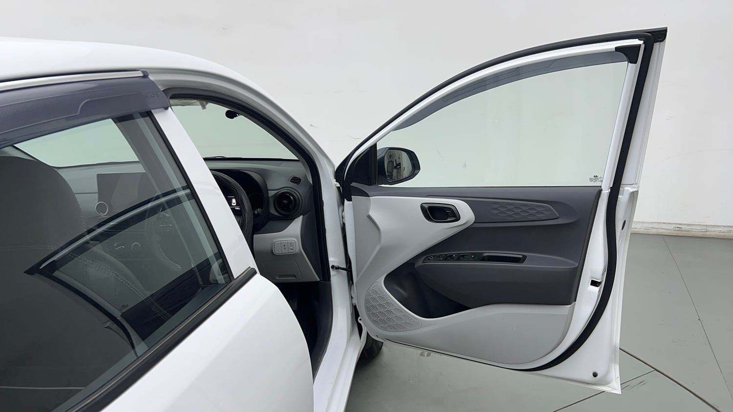 Used 2026 Hyundai Grand i10 Nios Sportz 1.2 Hy-CNG Duo Cng Manual interior RIGHT FRONT DOOR OPEN VIEW