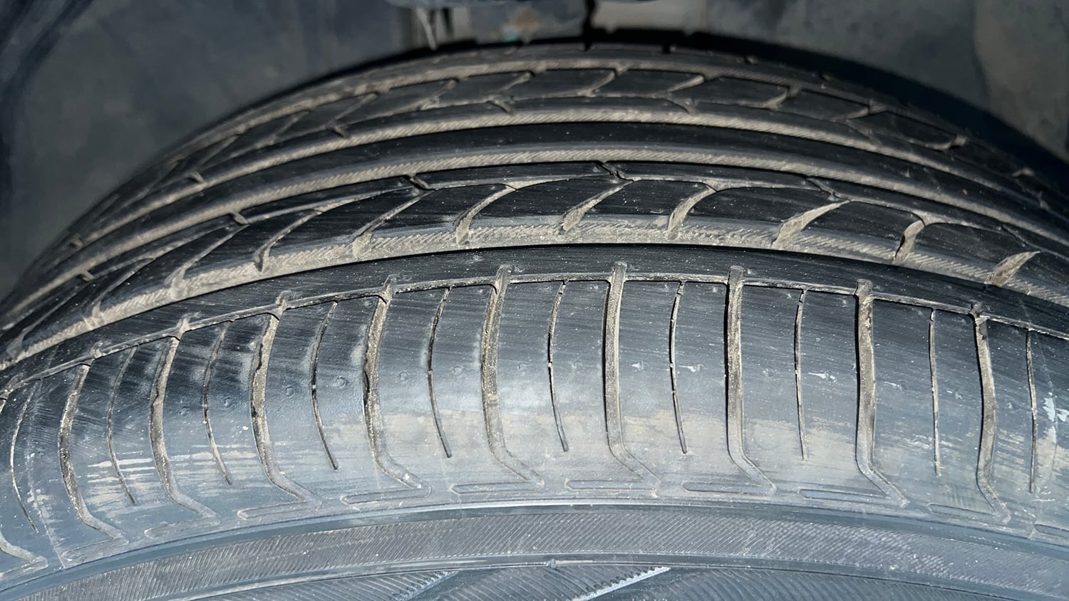 Used 2022 Jeep Compass Sport 1.4 Petrol Petrol Manual tyres RIGHT FRONT TYRE TREAD VIEW