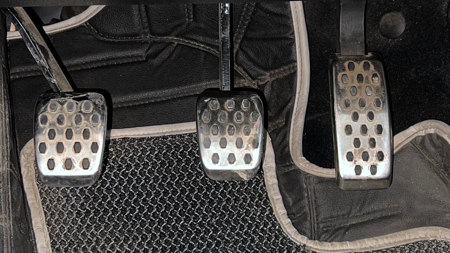 Used 2022 Mahindra XUV700 AX 7 Petrol MT 7 STR Petrol Manual interior PEDALS VIEW
