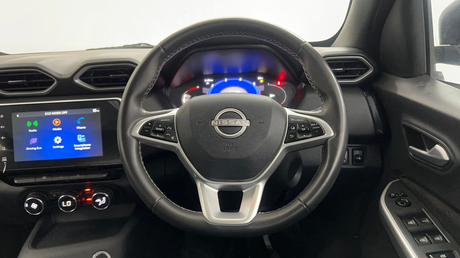 Used 2024 Nissan Magnite XV Premium Turbo CVT Petrol Automatic interior STEERING VIEW