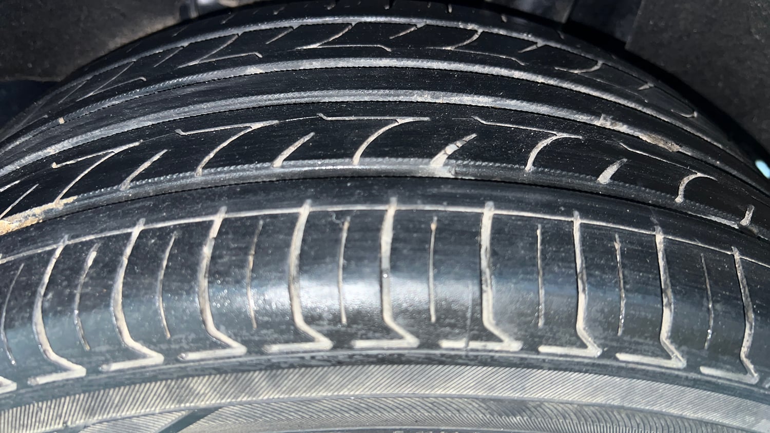 Used 2017 Maruti Suzuki Baleno Alpha 1.2 Petrol Manual tyres LEFT REAR TYRE TREAD VIEW