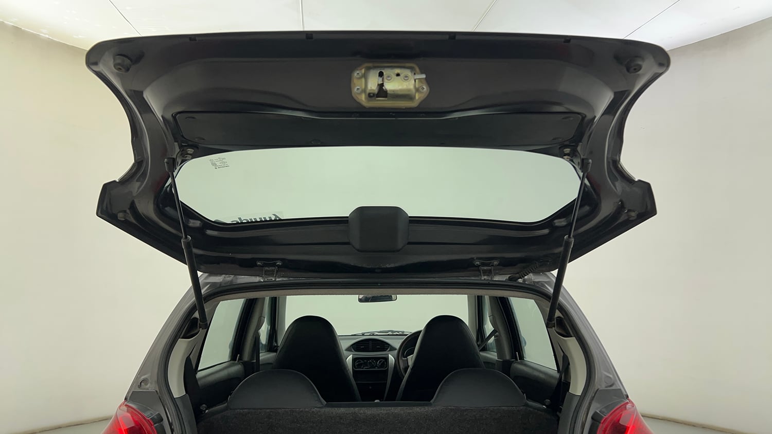 Used 2018 Maruti Suzuki Alto 800 LXi Petrol Manual interior DICKY DOOR OPEN VIEW