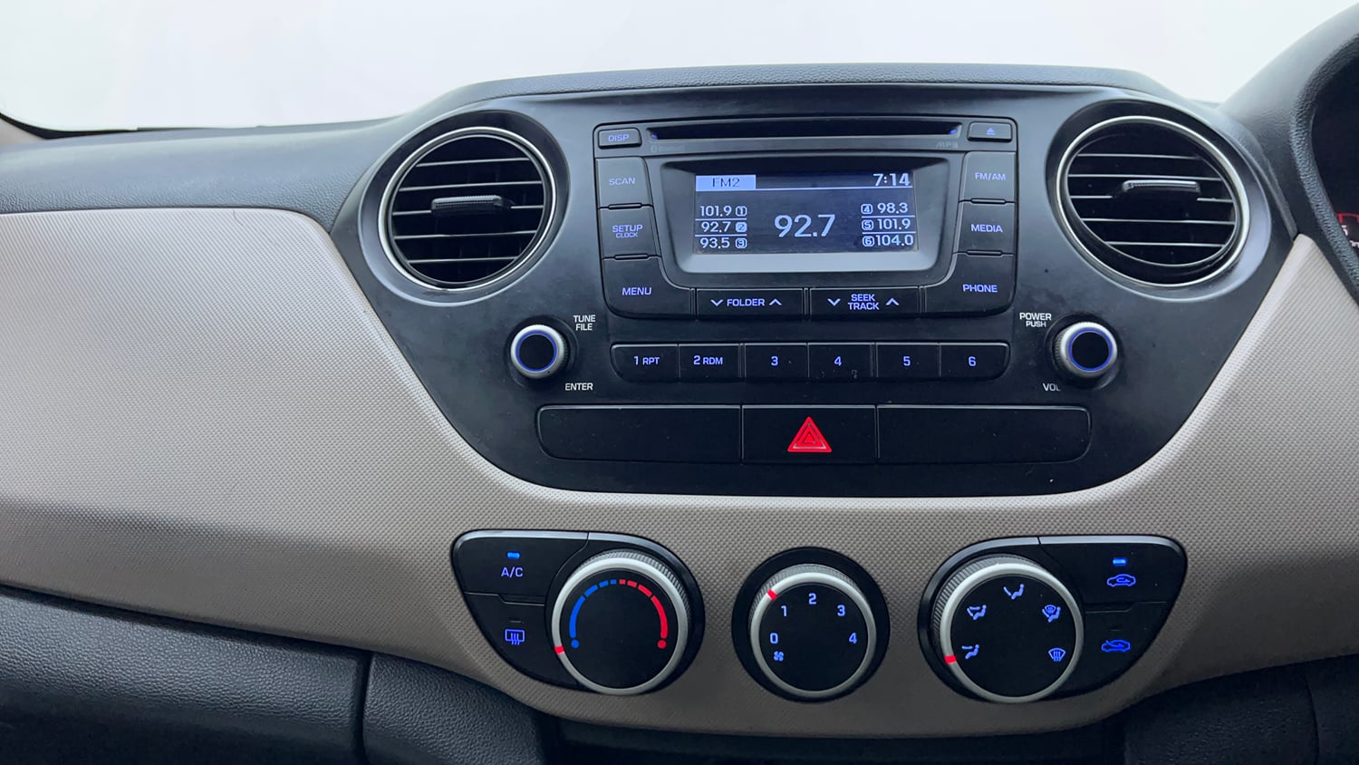 Used 2015 Hyundai Grand i10 Asta 1.1 CRDi Diesel Manual interior MUSIC SYSTEM & AC CONTROL VIEW